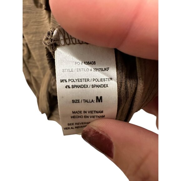 🌸3/$15🌸Bronze Silky Short Sleeve Blouse, Keyhole Front Clasp Closure sz M - Picture 4 of 5